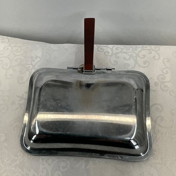 Vintage  Irvinware Lion Silent Butler Crumb Catcher Wooden Handle - Picture 3 of 8